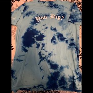 Juju & Des merch shirt